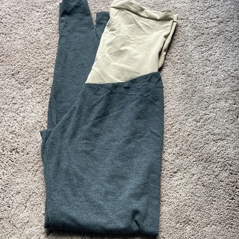 6 size small maternity leggings - Picture 4 of 11